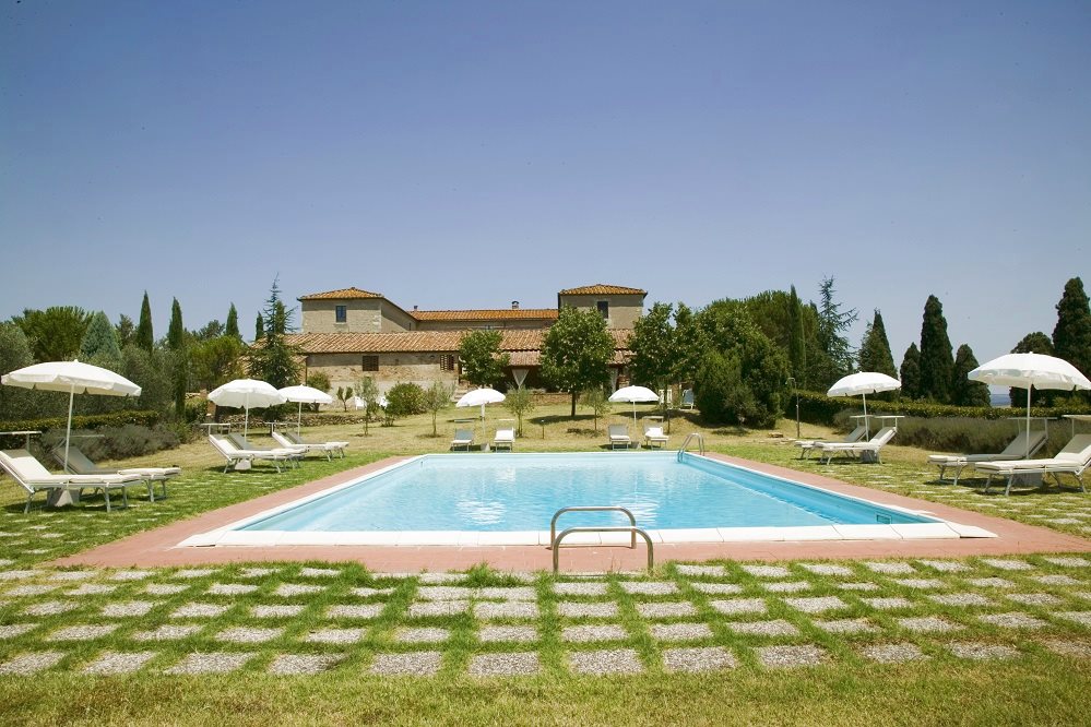 Fascinating Tuscan farmhouse in panoramic position on Val d'Orcia valley