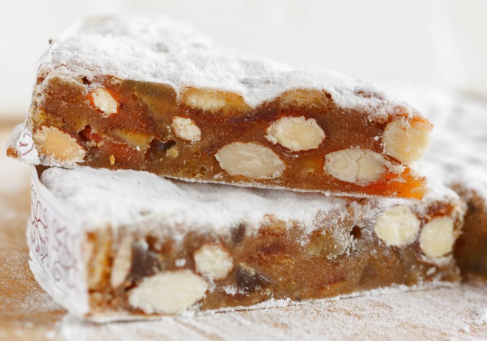 LE ORIGINI DEL PANFORTE 
Storia e leggende del dolce toscano più famoso